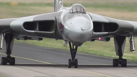 VULCAN XH558 OFF TO DUNSFOLD  AIR SHOW 2015 HOWL RAF