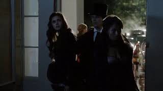 Damon Leva Elena E Bonnie A Festa Da Faculdade