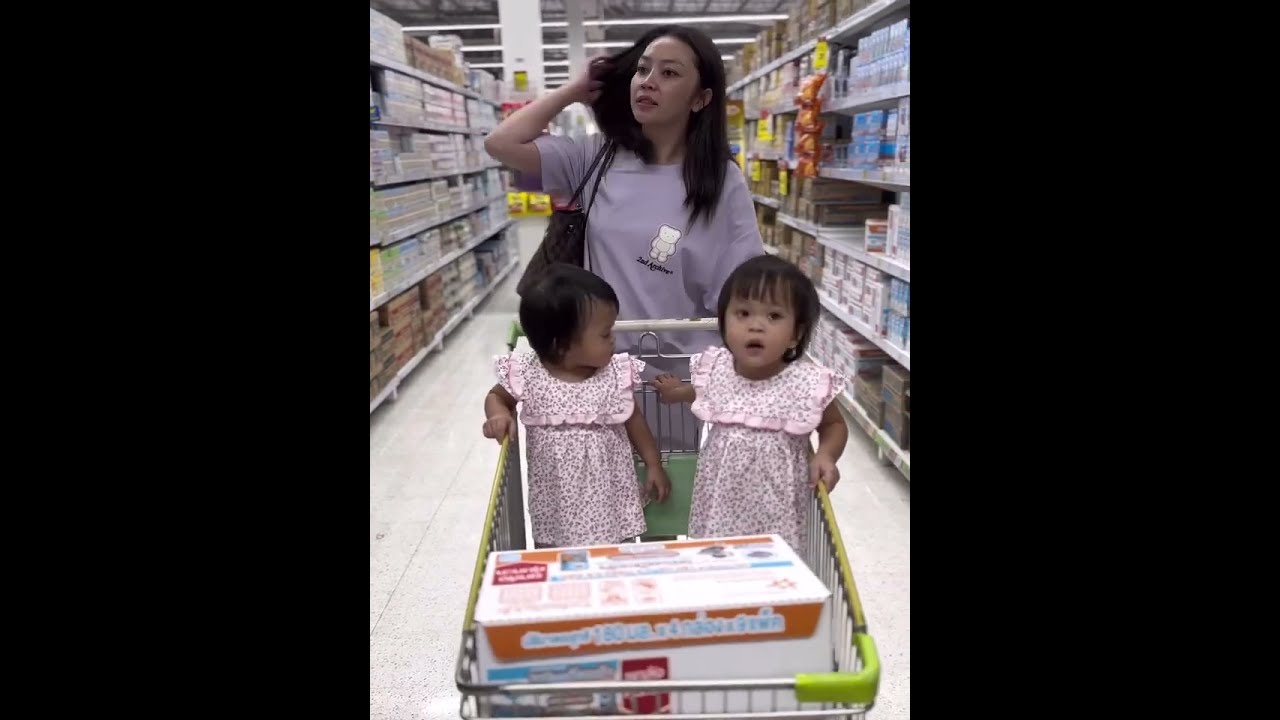 เมื่อแอนบอยต้องพาลูกๆไปซื้อของโดยที่ไม่มีคุณยาย เพชรพลอยอารมณ์ดีมาก