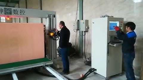 CNC Oscillating Blade Spong Cutting Machine (with revolving table )