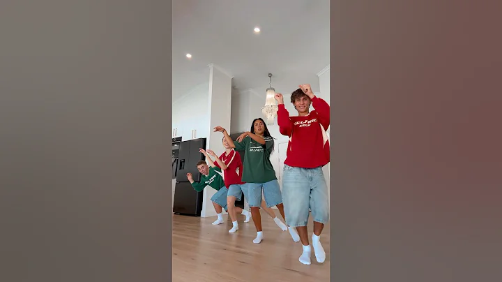 WE CAN’T STOP DOING THE PAPER PLANES DANCE! 😅😆 - #dance #trend #viral #couple #funny #shorts
