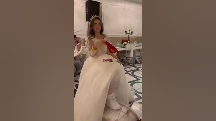 Kendi kendine evlenen kadın