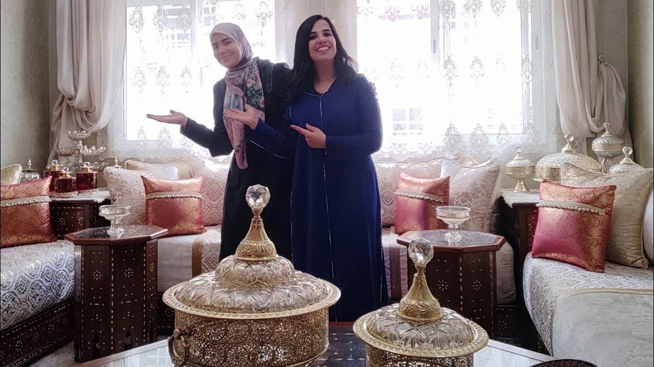 شوفو صالوني كي ولا  مع التاويل مع منى جا خطير غي بثوب ديال 60dh وديكورات رووعة عطيوني رايكم