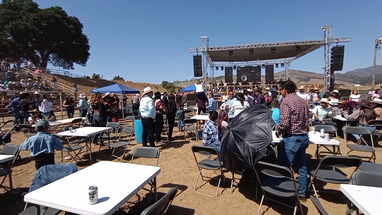 Blogging en Salinas Ca Nos fuimos al baile 1st part Fabi y Joseph