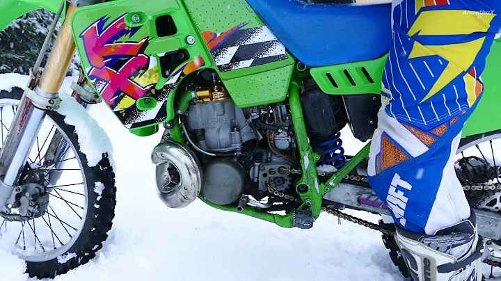 Kawasaki KX500 2-Stroke Coldstart Sound (Raw)