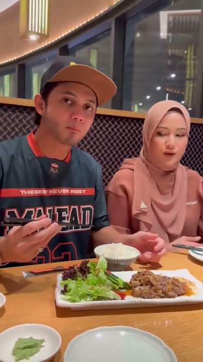 Hairul Azreen & Hanis Zalikha Makan Di Luar Dengan Anak Anak