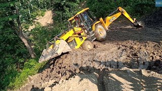 Nearly Roll Down Hill Backhoe Narrow Escape JCB Backhoe Loader Video