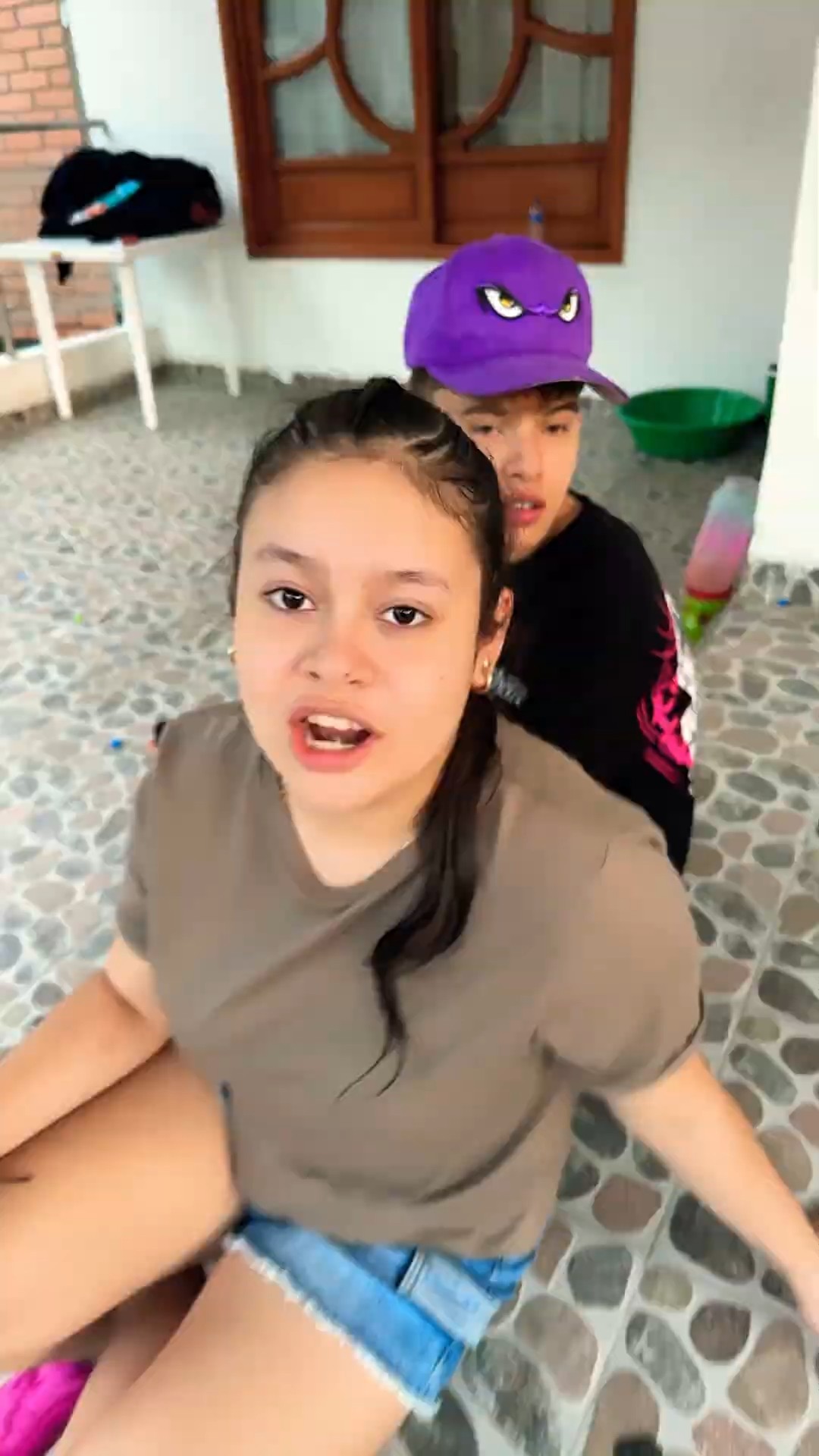 MAMÁ LE PRESENTO A MI NOVIA??#humor #cosasdefamilia #comedia #fypyoutube @EvelynIbanez10