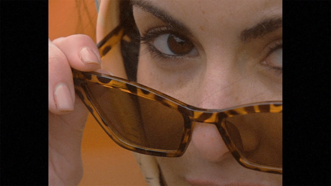 Guarda Mazzini - Lorena (Official Video) su YouTube Guarda Mazzini - Lorena (Official Video) su YouTube