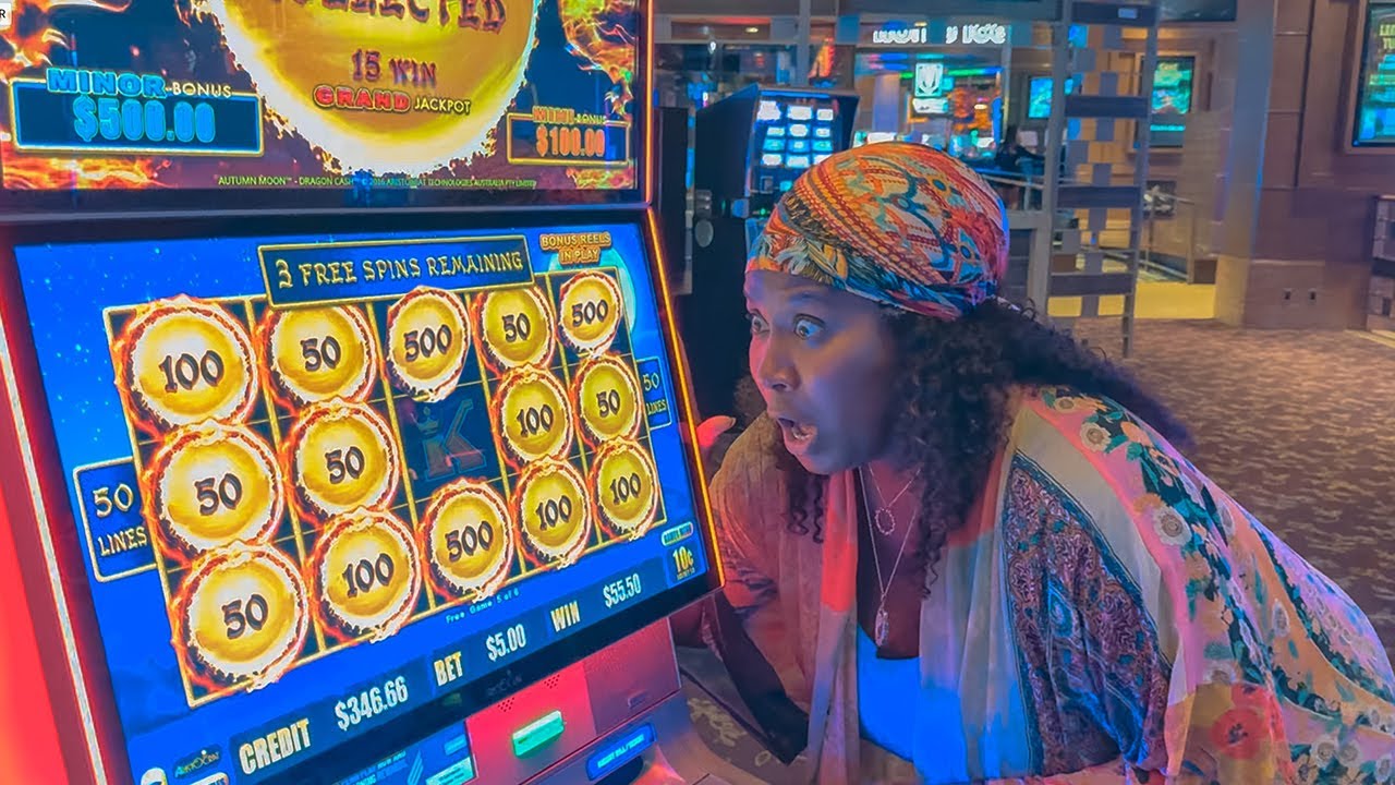 Она играла и выиграла по-крупному на КАЖДОМ игровом автомате Dragon Cash с высоким лимитом