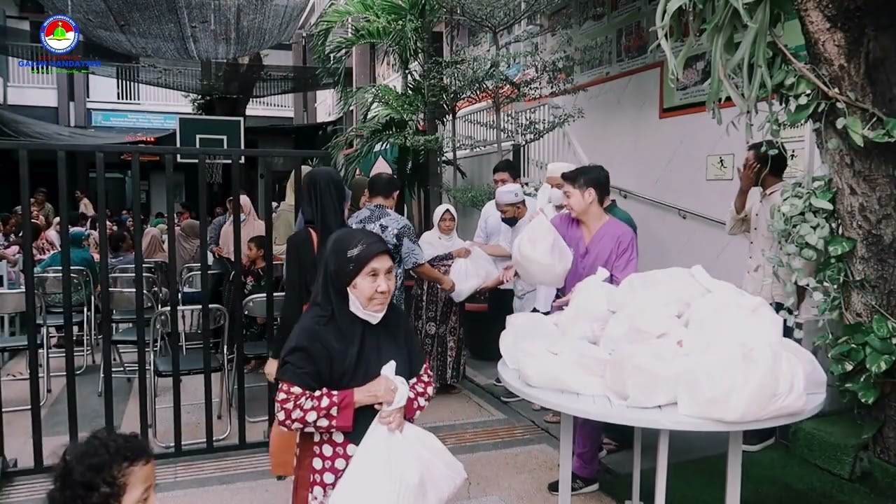 Bakti Sosial Ramadhan 1445 H dari Sekolah Galuh Handayani untuk Warga Sekitar