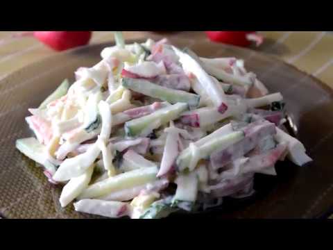 Видео рецепт Салат с редиской и крабовыми палочками