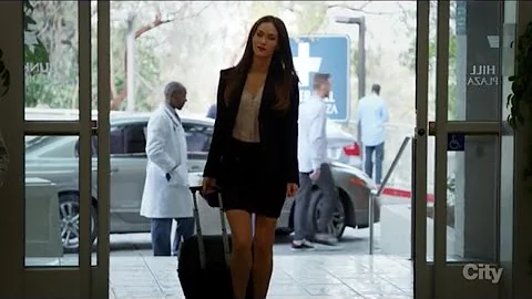 Reagan's Intro (Megan Fox) - New Girl