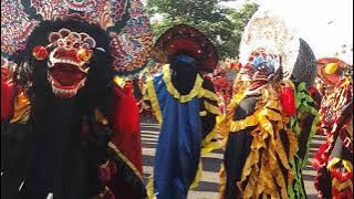 Tari KOLOSAL 1000 BARONG seluruh Nusantara yg di pusatkan di SLG Kediri