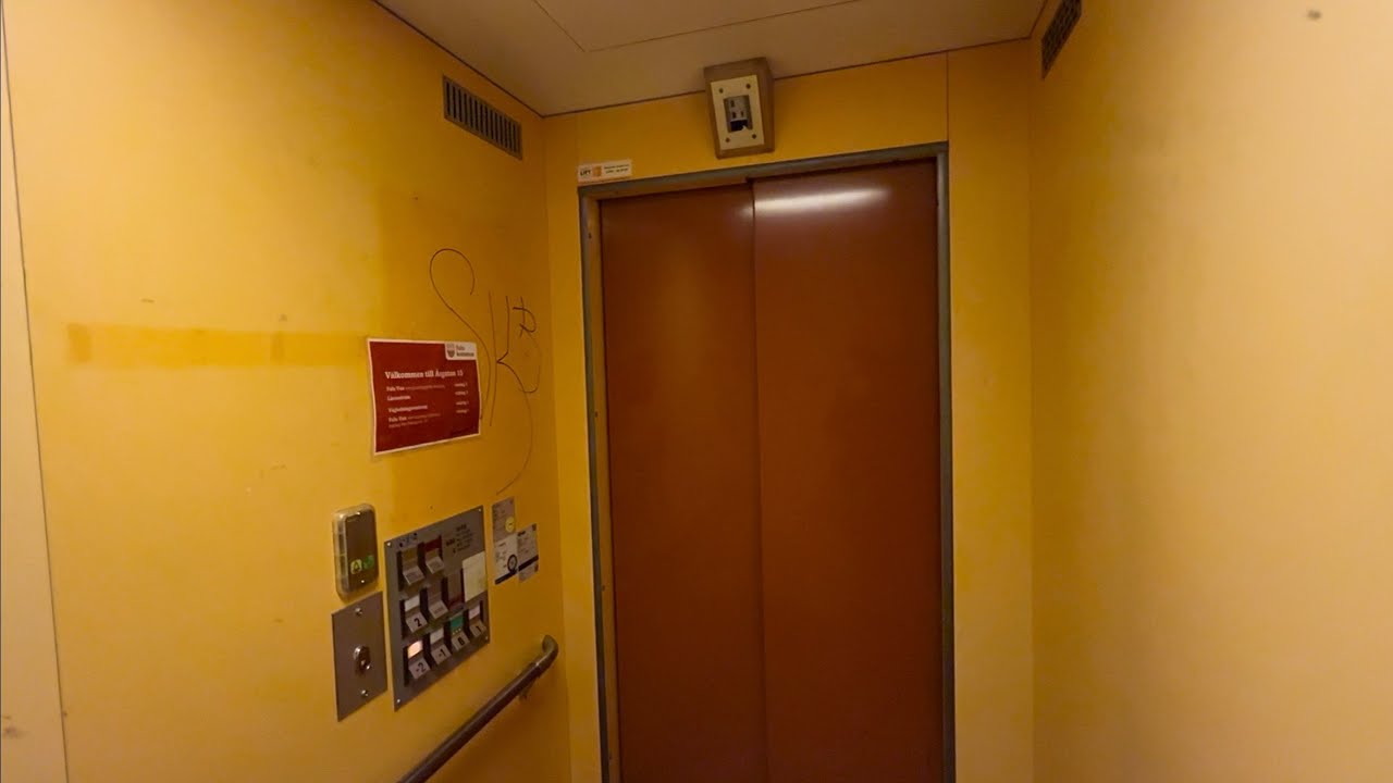 1980 DEVE Hydraulic Elevator @ Åsgatan 15, Falun, Sweden.