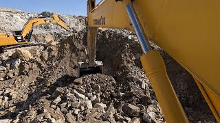 Komatsu Excavator TRUCKS I AM LOADING