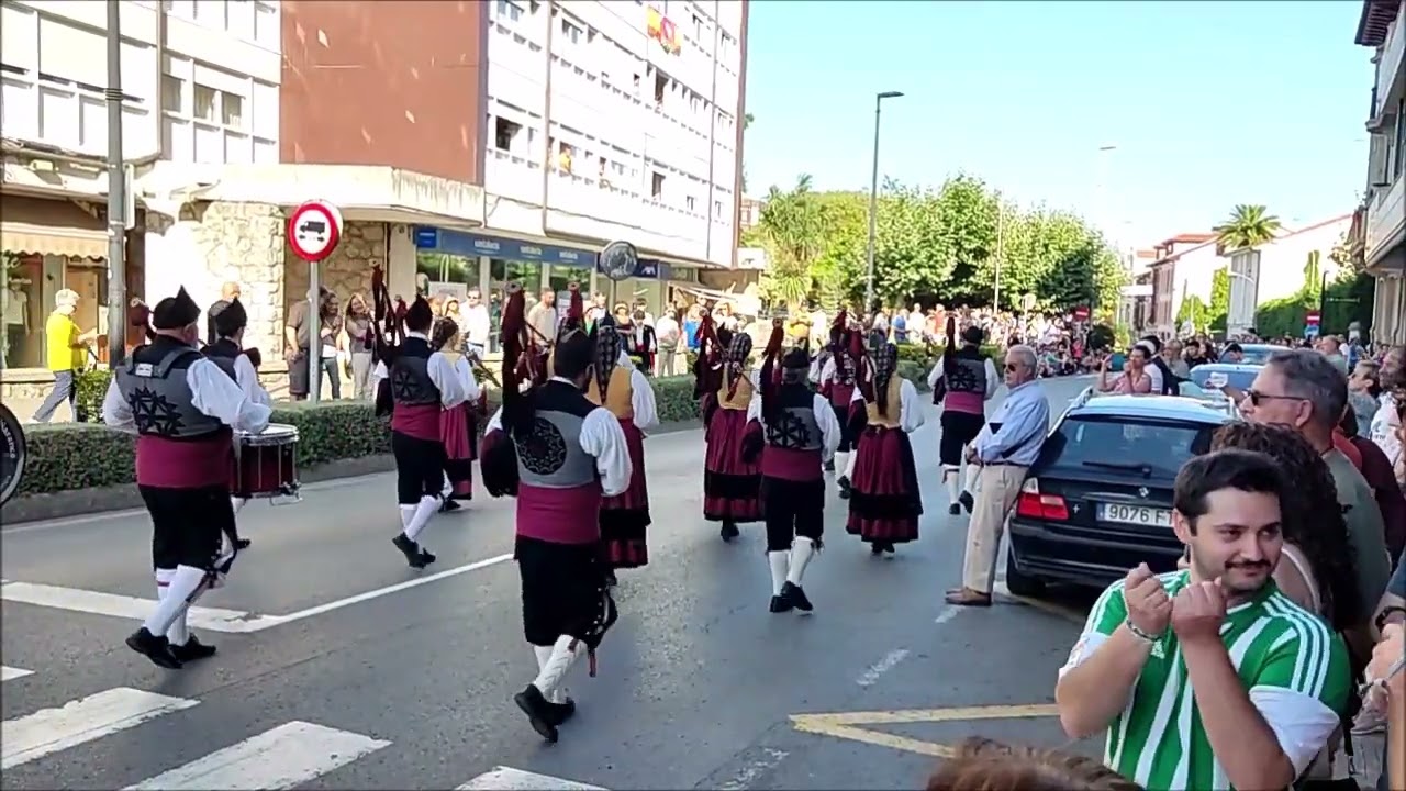 12 Bandas Gaitas de pasacalles por Llanes.Fiestas de San Roque