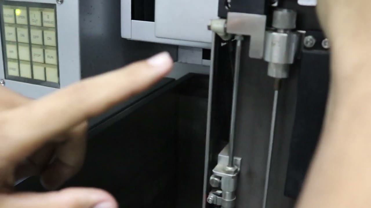 การร้อยลวดเครื่องวายคัท 