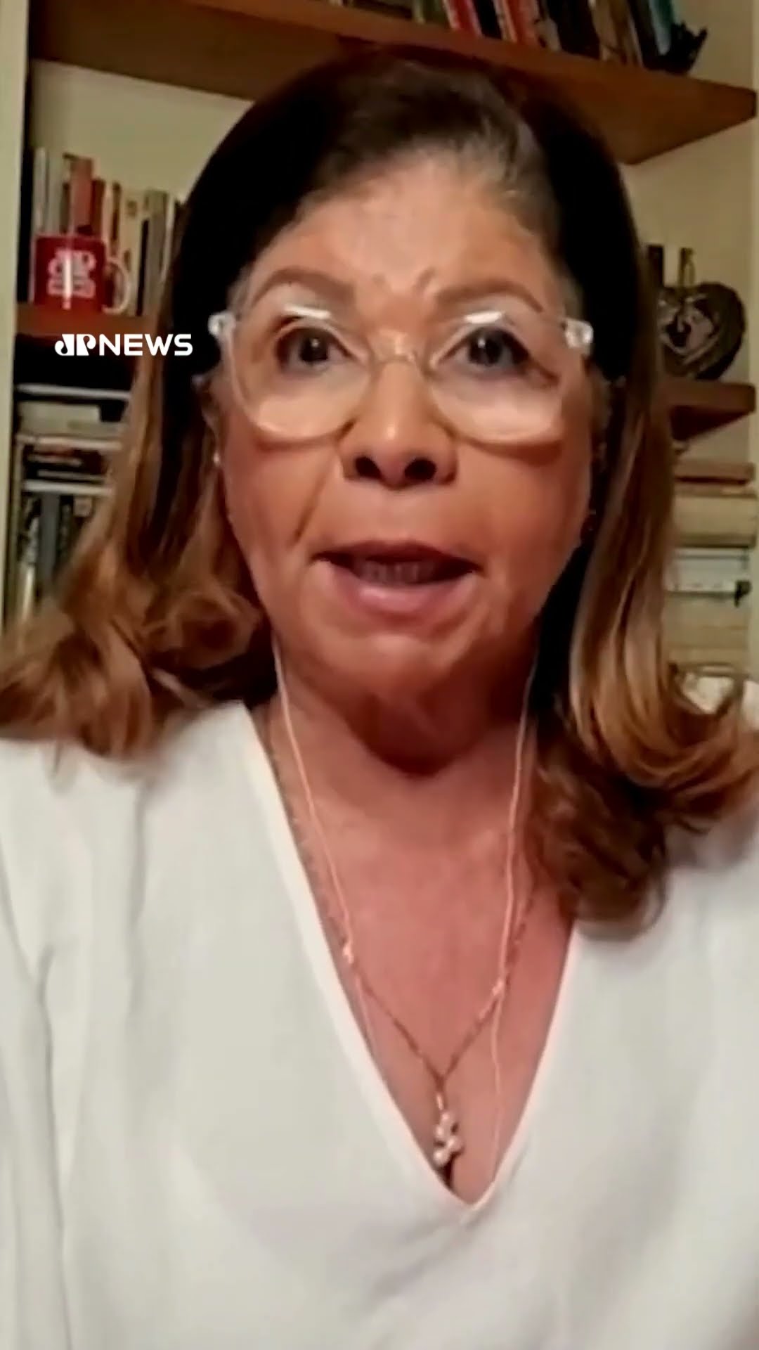 Câmara aprova PEC do corte de gastos no primeiro turno; Dora Kramer avalia #shorts