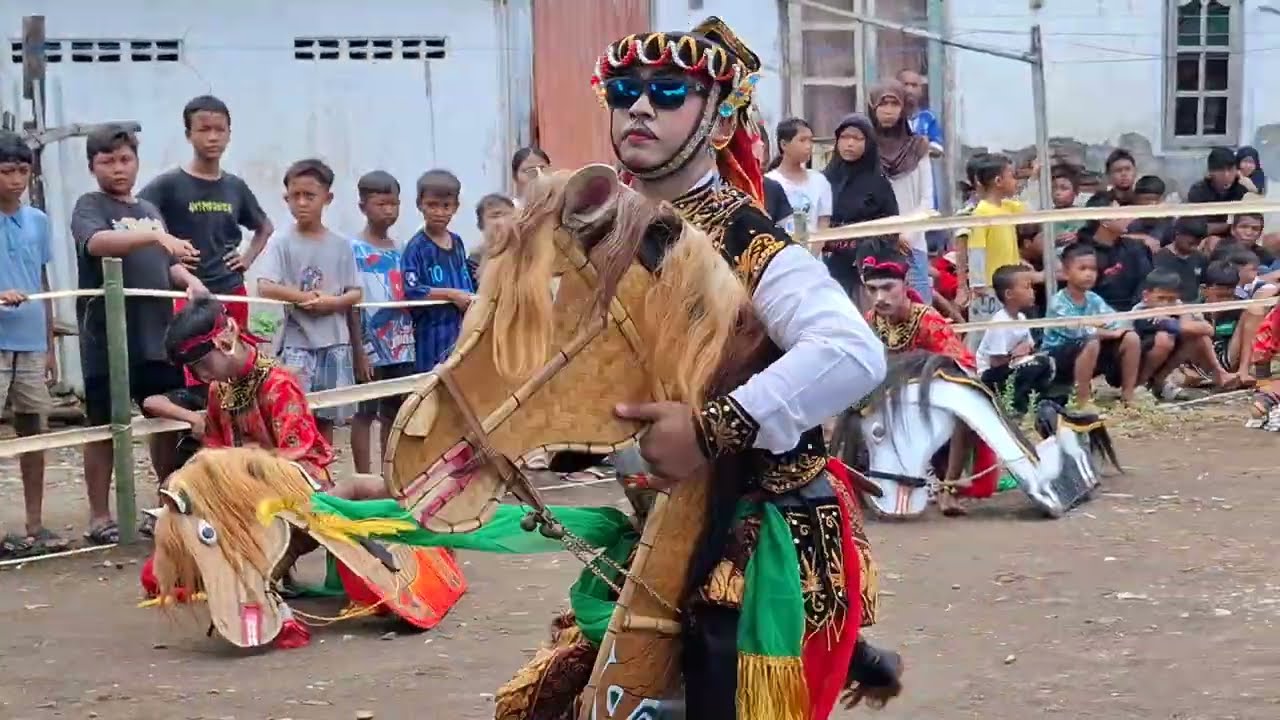 TARI MARMAYA EBEG SEKAR PANDAN