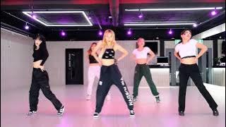 Red Velvet 레드벨벳 - Pose [dance pratice mirrored] SWITCH Studio Ver.