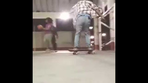 Switch frontside heelflip S2PI2
