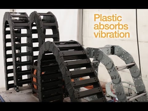 Plastic cable carrier vs metal cable carrier - vibration test