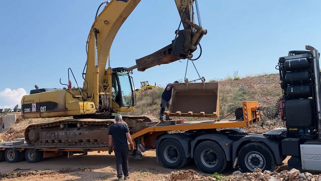 Transporting The Caterpillar 330 Excavator  Fasoulas Heavy Transports