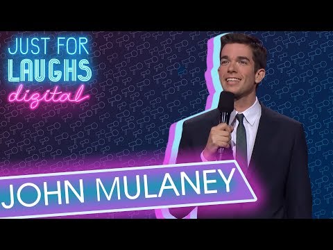 Video: John Mulaney Neto vrijednost: Wiki, oženjen, obitelj, vjenčanje, plaća, braća i sestre