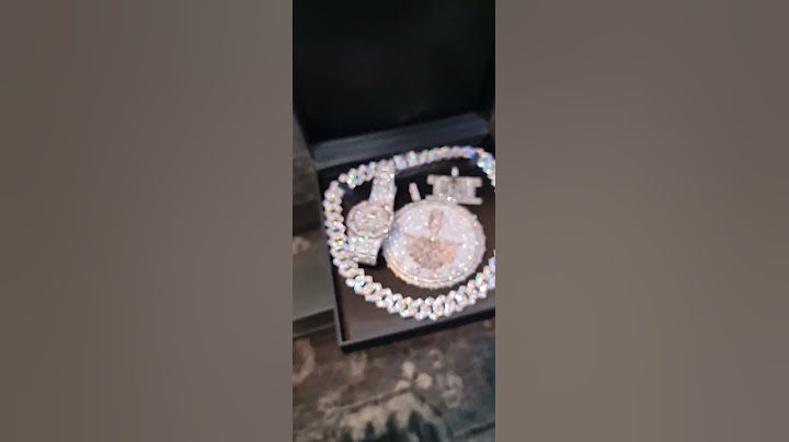 Cassper Nyovest Shows Off His New Chain Set (Peep The Bling Video)