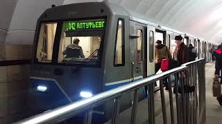 Моментальная пересменка машинистов в московском метро Моментальная пересменка машинистов в московском метро