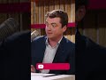 Stai mult pe telefon? Ți se va schimba fizionomia!