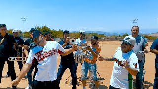 Video thumbnail of "Baila Conmigo - Roberto Junior Y Su Bandeño"