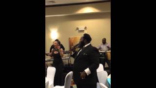 Video thumbnail of "Apostle Shawn Stephens and Youthful Spirits Cranking a Gosp"