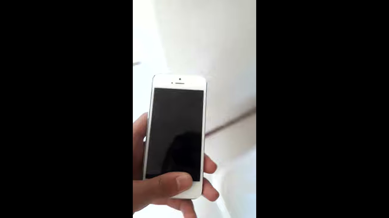 Deze Jongen Probeert IPhone Aan Te Doen En Dit Is Het Eindreseltaat 