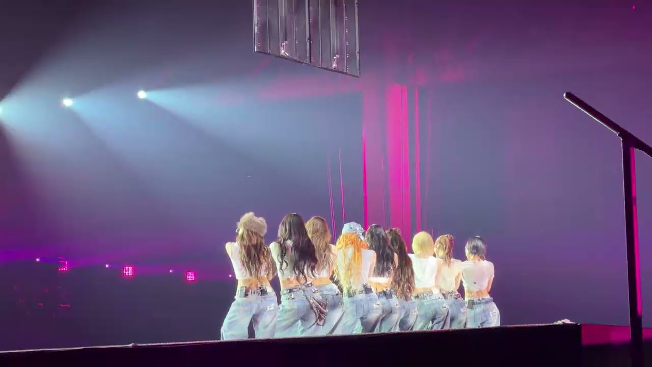 NiziU / THIS IS FOR (TWICE cover) 【KCON JAPAN 2026 : M COUNTDOWN