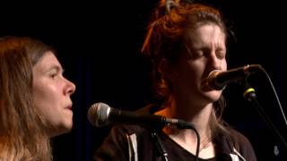 Anna &amp; Elizabeth - Won&#39; t You Come and Sing For Me (eTown webisode #1001)