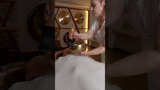 Скульптурный массаж лица в Москве  #massage  #soundhealing #массажчашами #массажлица #поющиечаши