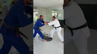 How fool opponent by raising hand up. Sila partera. Sambo academy #Shorts #sambo #judo #bjj