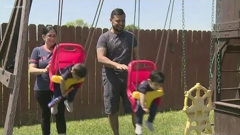 Checking in with local twin toddlers named after Altuve & Correa