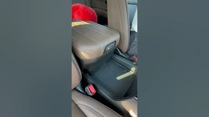 Do you LOVE this feature?! This is the NEW 2025 Chevy Tahoe. #shortsfeed #chevrolet