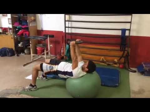  Twist Sovietico Sobre Fitball