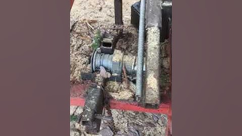 Woodmizer log turner and clamp