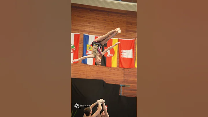 WOW see this hand to hand salto...... #acrobatic #circus #sportakrobatik #gymnasticsgirl