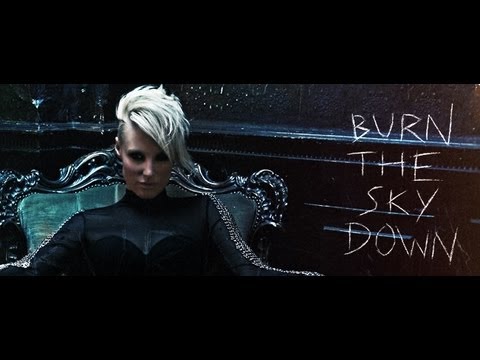 Emma Hewitt - Burn The Sky Down