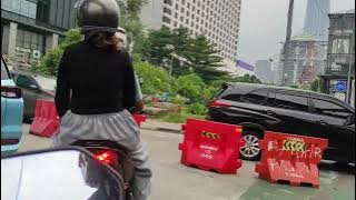 Suasana Jalanan Kota Jakarta Siang dan Malam Hari