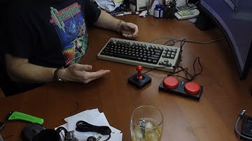 Unboxing an 8BitDo C64 keyboard!