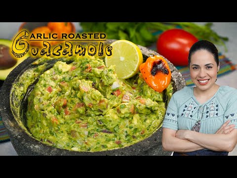 How to make garlic ROASTED GUACAMOLE | Guacamole LOVERS dream recipe | Villa Cocina