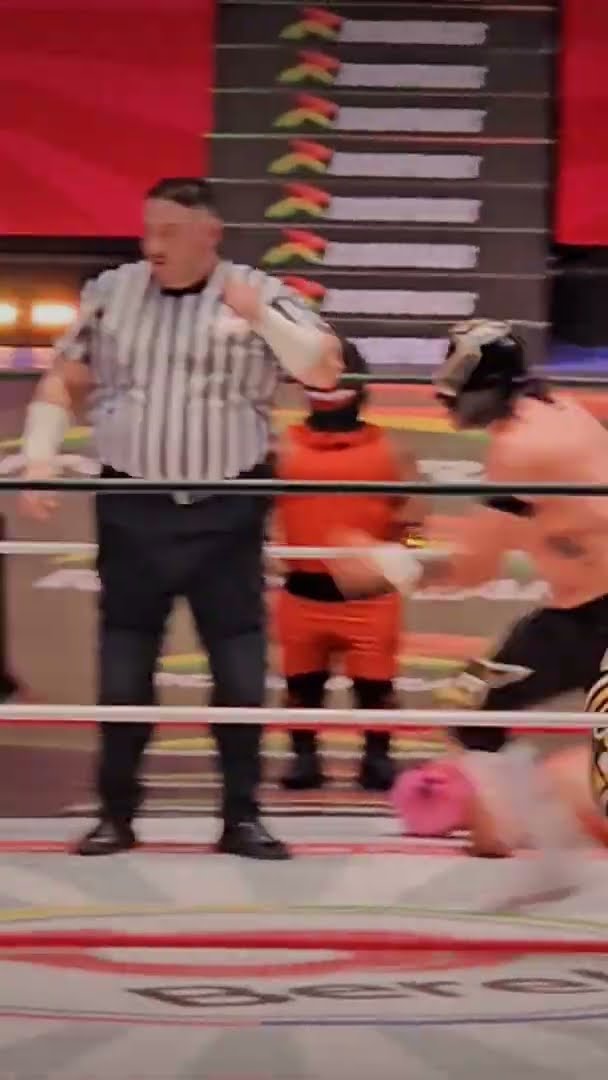 Vuelo de Vegas en la Arena México