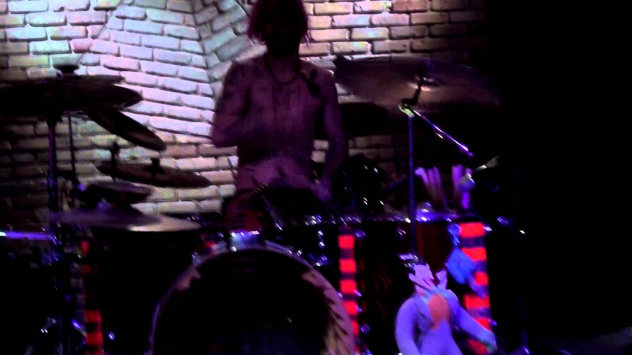 Guarda Less Than Gone live pt 4 su YouTube Guarda Less Than Gone live pt 4 su YouTube